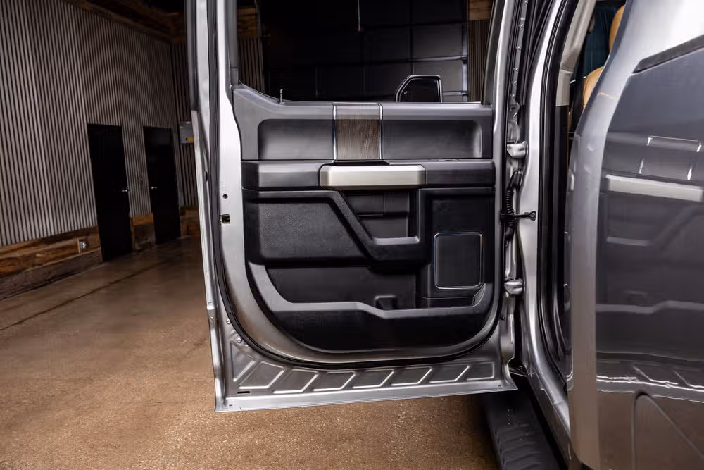 2020 Ford F-250 Super Duty Lariat Crew Cab Image 38