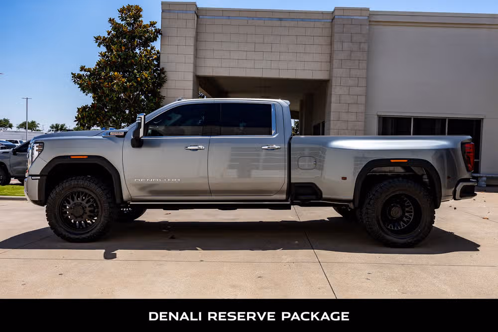 2025 GMC Sierra 3500HD Denali Crew Cab Image 6