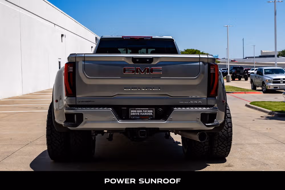 2025 GMC Sierra 3500HD Denali Crew Cab Image 8