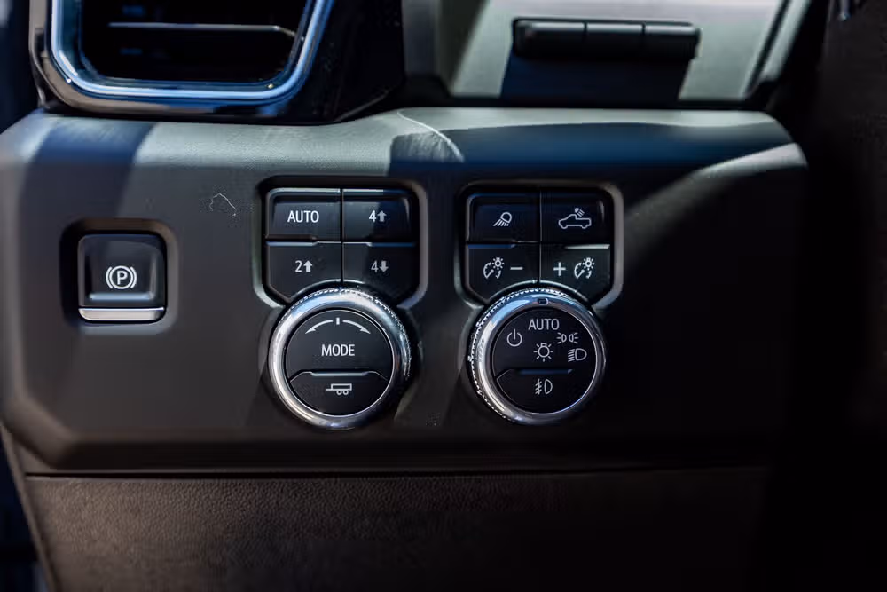 2025 GMC Sierra 3500HD Denali Crew Cab Image 22