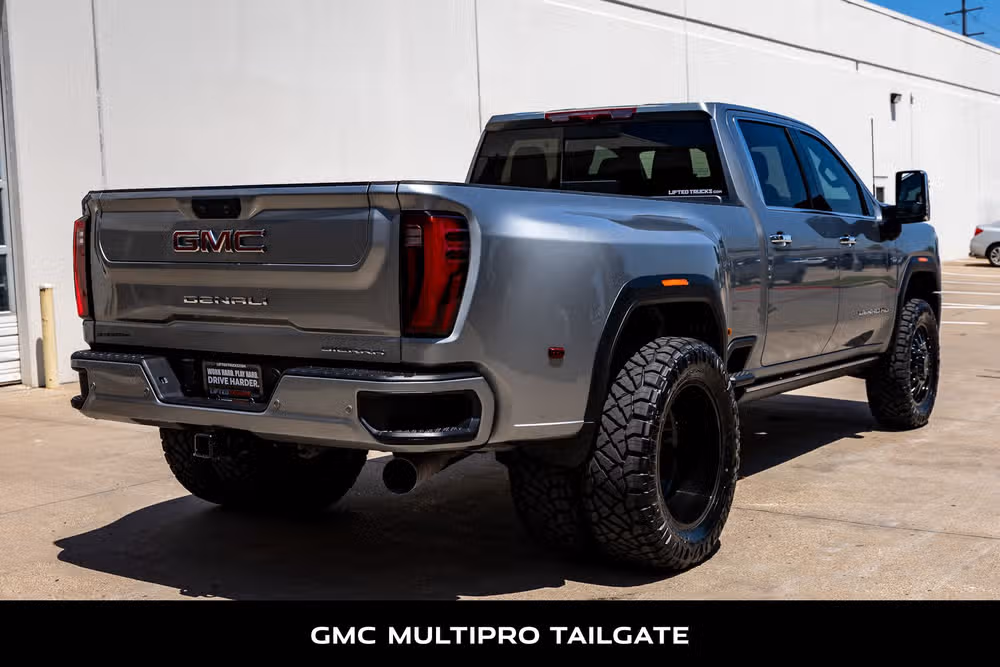 2025 GMC Sierra 3500HD Denali Crew Cab Image 10
