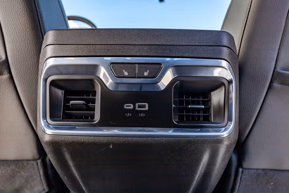 2025 GMC Sierra 3500HD Denali Crew Cab Image 34