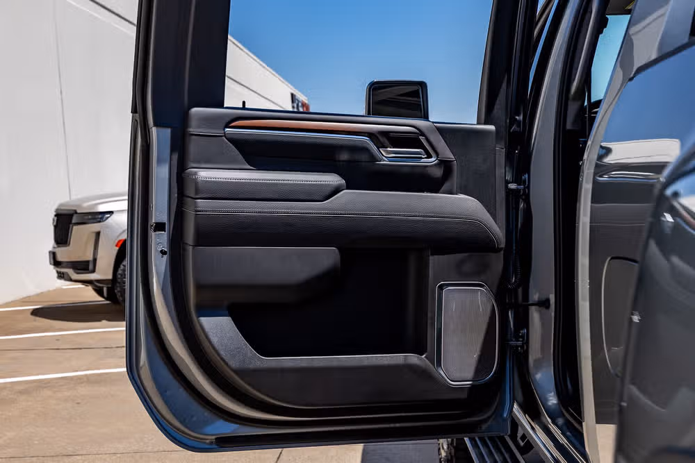 2025 GMC Sierra 3500HD Denali Crew Cab Image 39