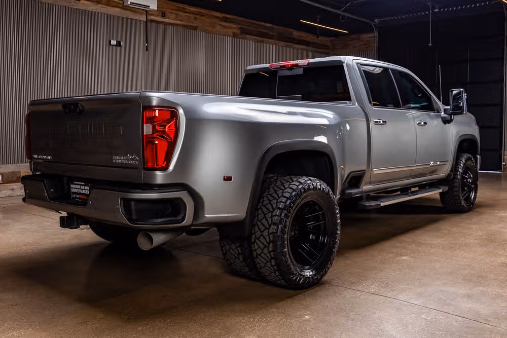 2026 Chevrolet Silverado 3500HD High Country Crew Cab Image 10