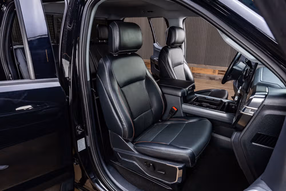 2024 Ford F-250 Super Duty Lariat Crew Cab Image 31