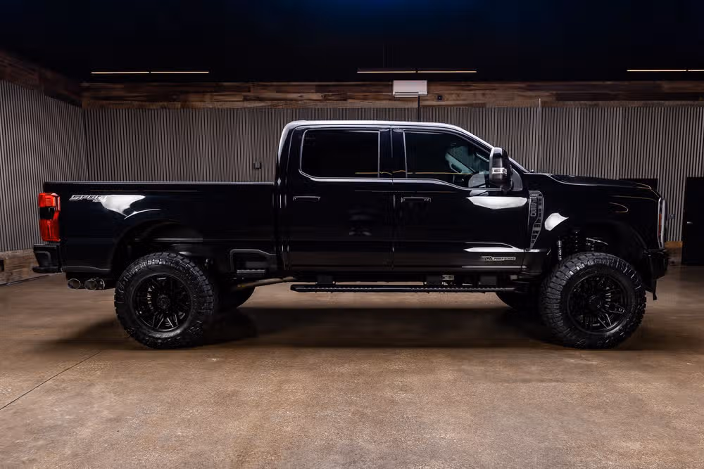 2024 Ford F-250 Super Duty Lariat Crew Cab Image 11