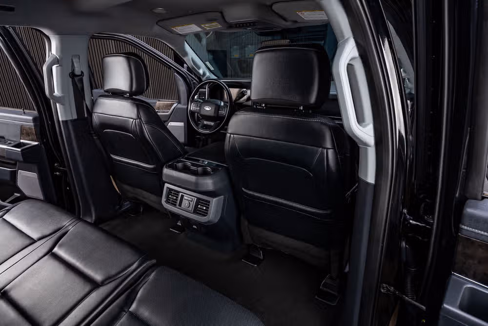 2024 Ford F-250 Super Duty Lariat Crew Cab Image 32