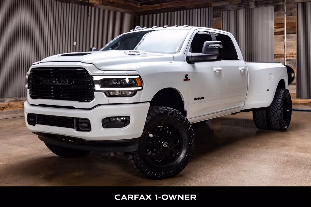 2024 Ram 3500 Laramie Crew Cab Image 5