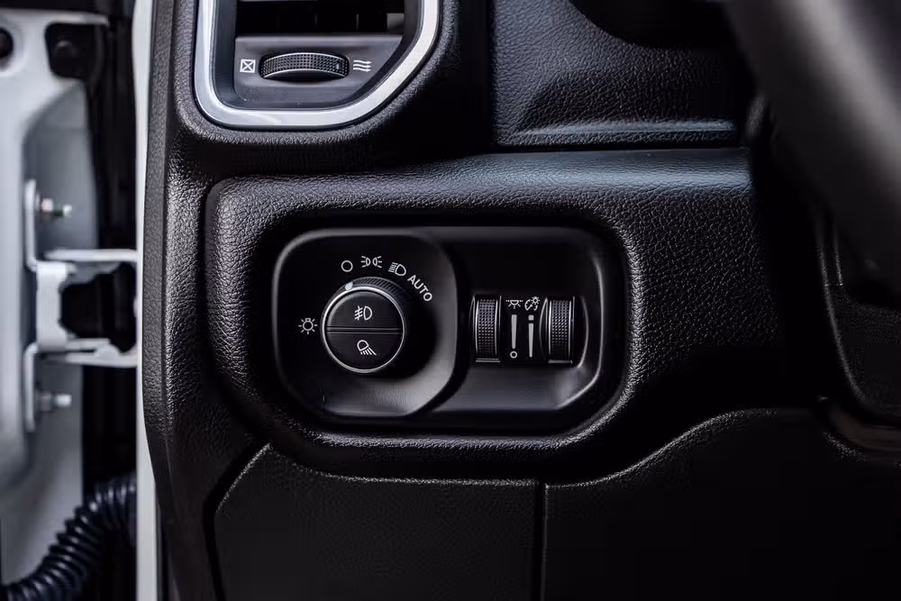 2024 Ram 3500 Laramie Crew Cab Image 21