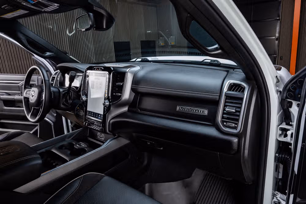 2024 Ram 3500 Laramie Crew Cab Image 17