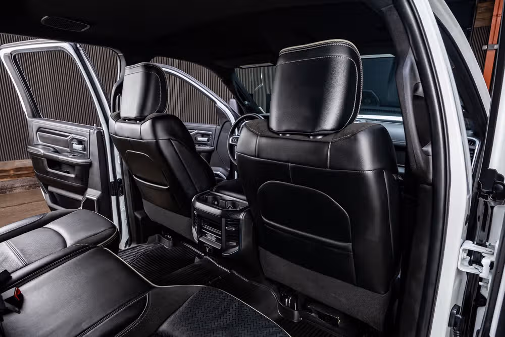 2024 Ram 3500 Laramie Crew Cab Image 31