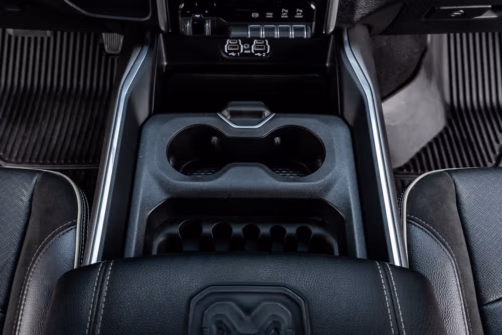 2024 Ram 3500 Laramie Crew Cab Image 27