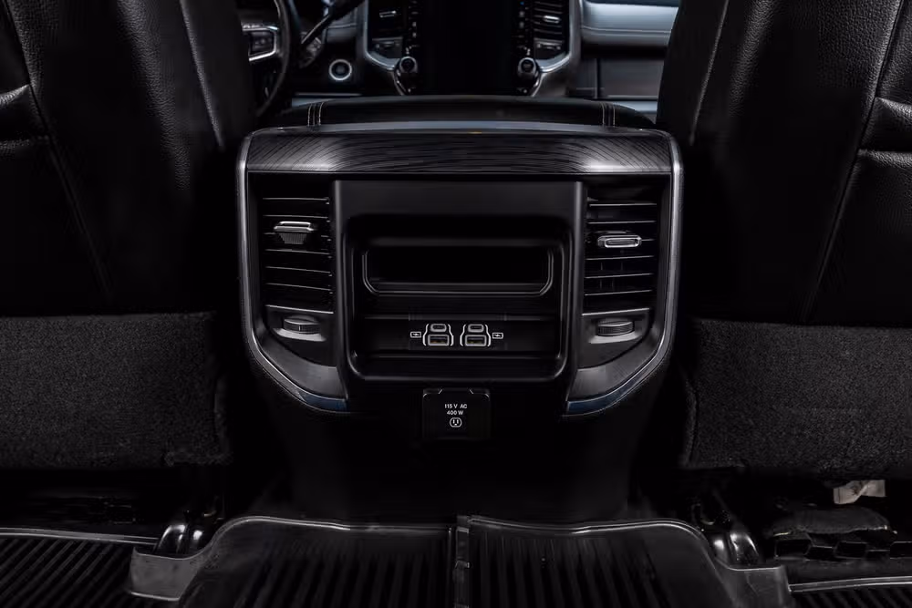 2024 Ram 3500 Laramie Crew Cab Image 32