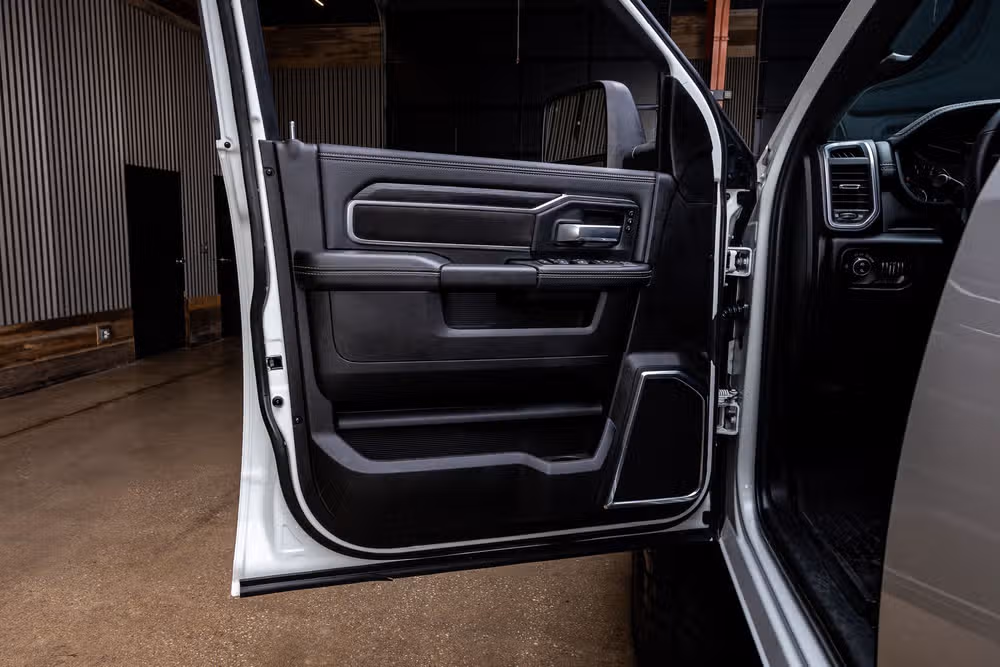 2024 Ram 3500 Laramie Crew Cab Image 35
