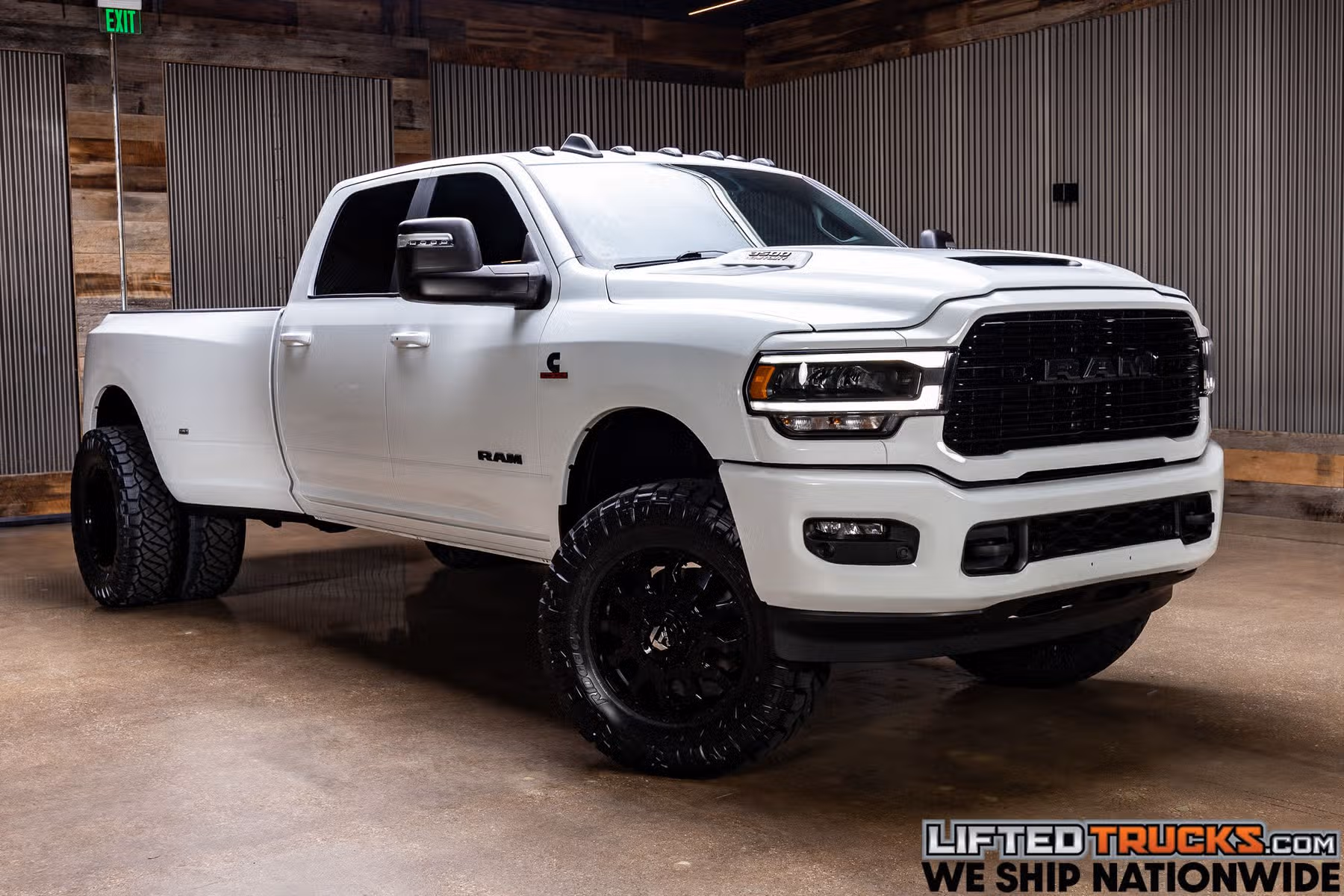 2024 Ram 3500 Laramie Crew Cab Image 1