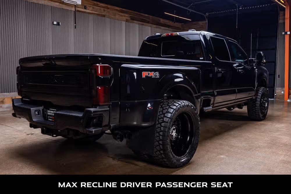 2026 Ford F-350 Super Duty Platinum Plus Crew Cab Image 10