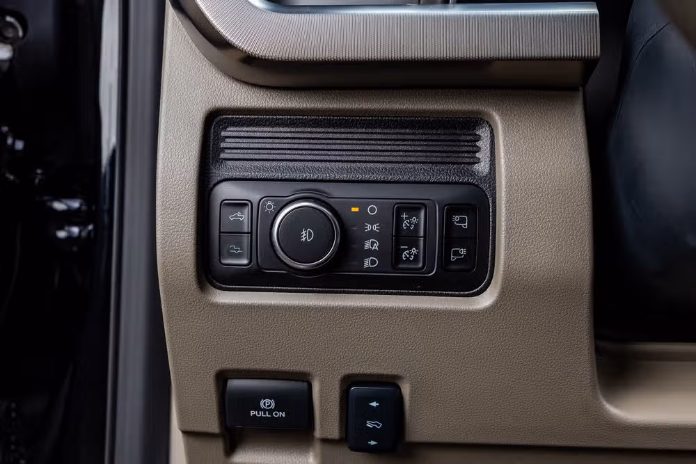 2026 Ford F-350 Super Duty Platinum Plus Crew Cab Image 22