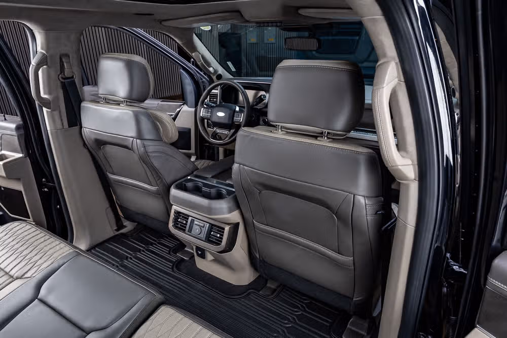 2026 Ford F-350 Super Duty Platinum Plus Crew Cab Image 31