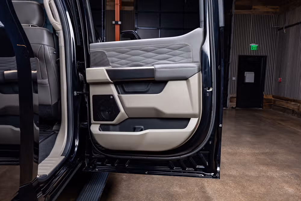 2026 Ford F-350 Super Duty Platinum Plus Crew Cab Image 38
