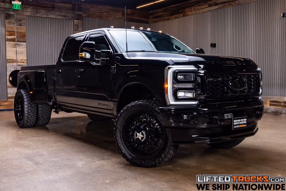 2026 Ford F-350 Super Duty Platinum Plus Crew Cab Image 1