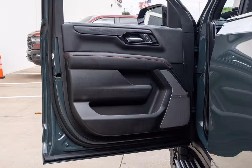 2026 GMC Yukon AT4 Ultimate Image 38