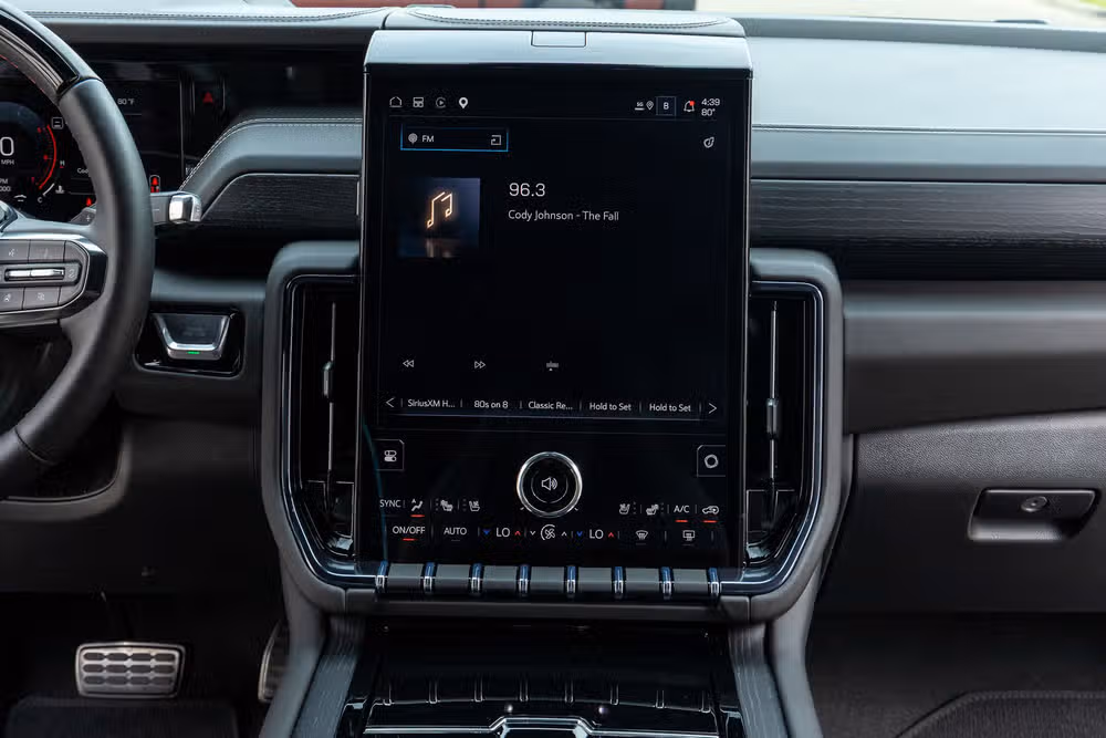 2026 GMC Yukon AT4 Ultimate Image 24