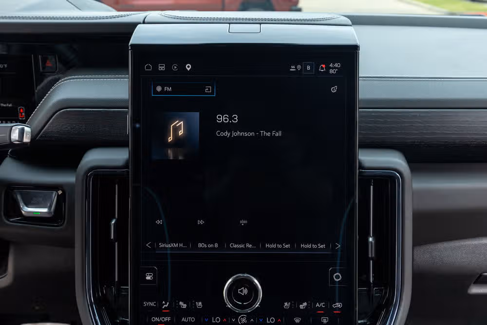 2026 GMC Yukon AT4 Ultimate Image 25