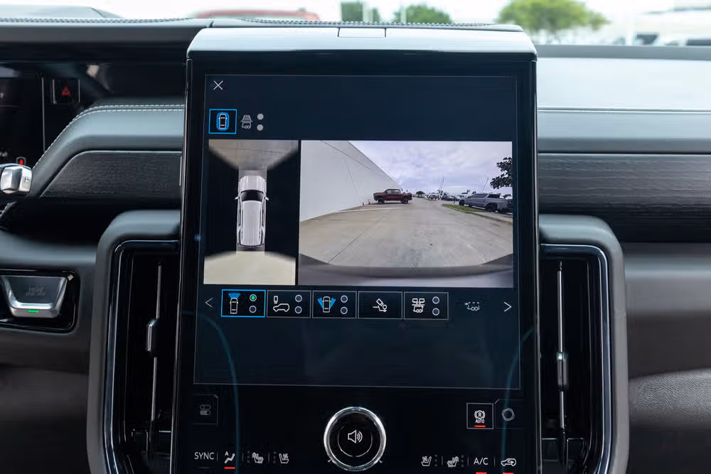 2026 GMC Yukon AT4 Ultimate Image 26