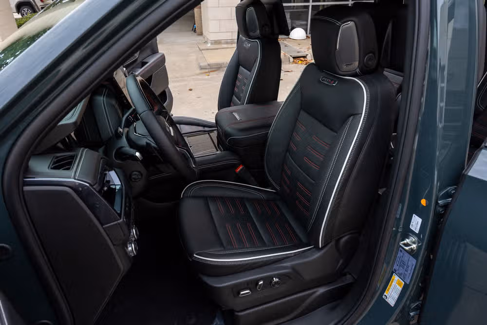 2026 GMC Yukon AT4 Ultimate Image 30
