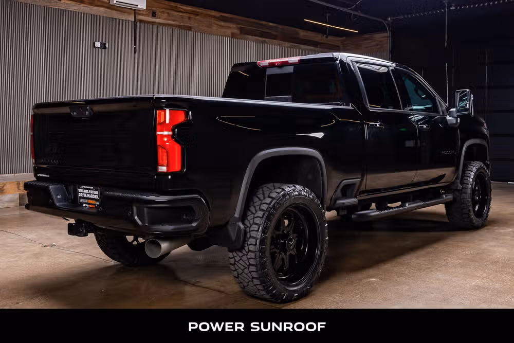 2024 Chevrolet Silverado 2500HD LTZ Crew Cab Image 10