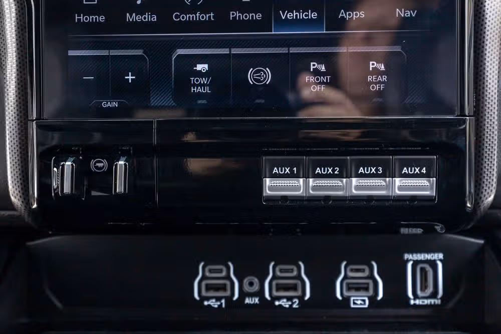 2025 Ram 3500 Limited Mega Cab Image 26