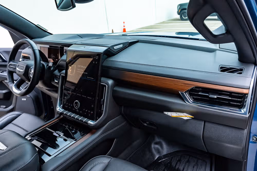 2025 GMC Yukon XL Denali Reserve Image 18