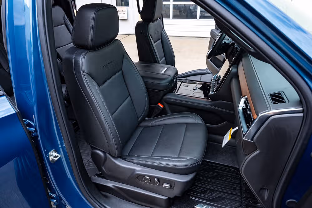 2025 GMC Yukon XL Denali Reserve Image 32
