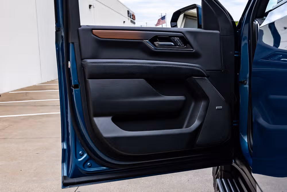 2025 GMC Yukon XL Denali Reserve Image 38