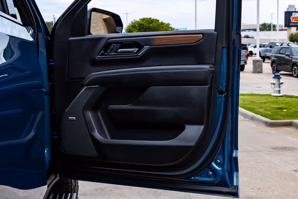 2025 GMC Yukon XL Denali Reserve Image 39