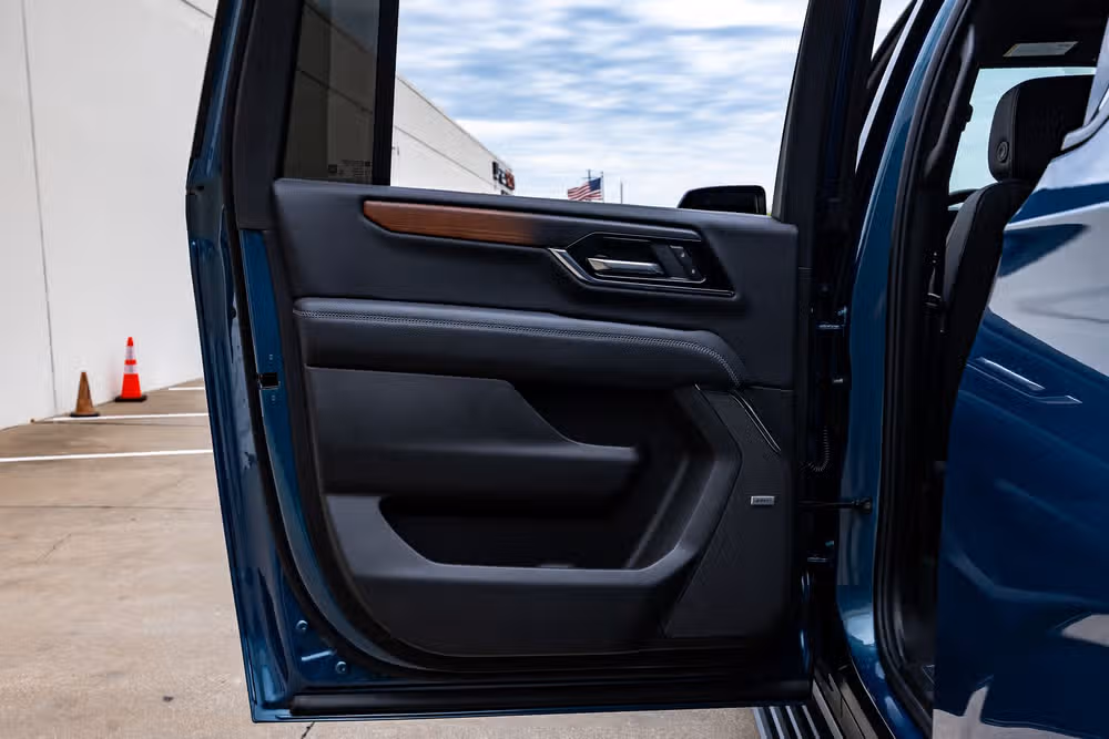 2025 GMC Yukon XL Denali Reserve Image 40