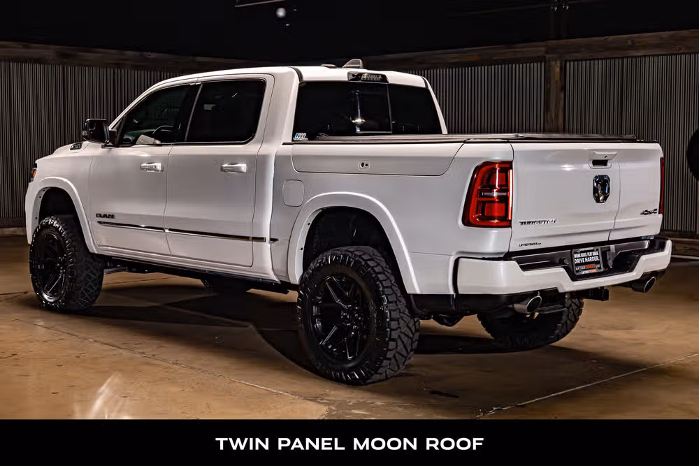 2025 Ram 1500 Tungsten Crew Cab Image 6