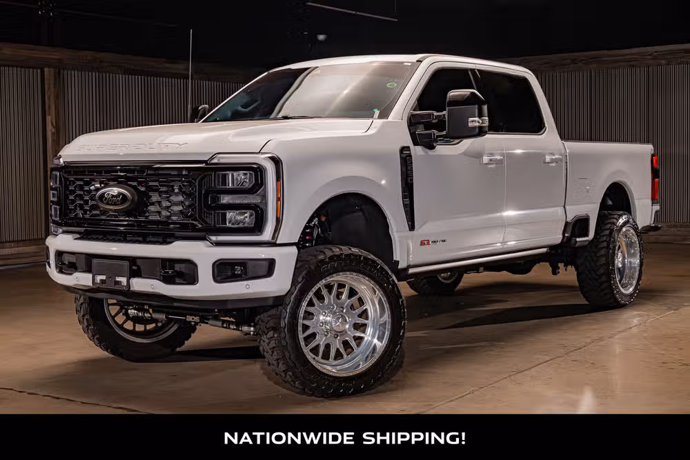 2025 Ford F-250 Super Duty Lariat Crew Cab Image 4