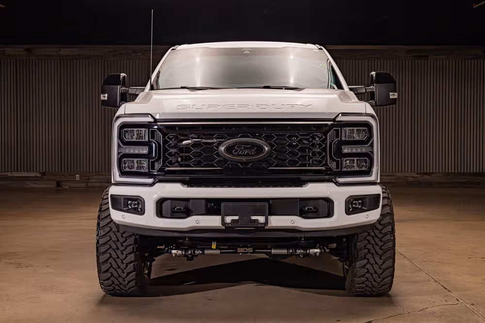 2025 Ford F-250 Super Duty Lariat Crew Cab Image 2