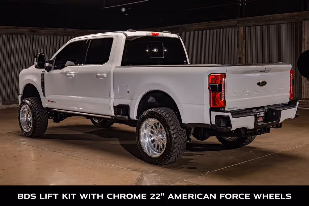 2025 Ford F-250 Super Duty Lariat Crew Cab Image 6
