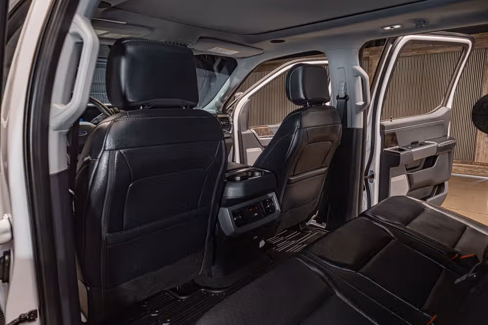 2025 Ford F-250 Super Duty Lariat Crew Cab Image 25