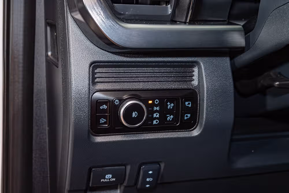 2025 Ford F-250 Super Duty Lariat Crew Cab Image 19