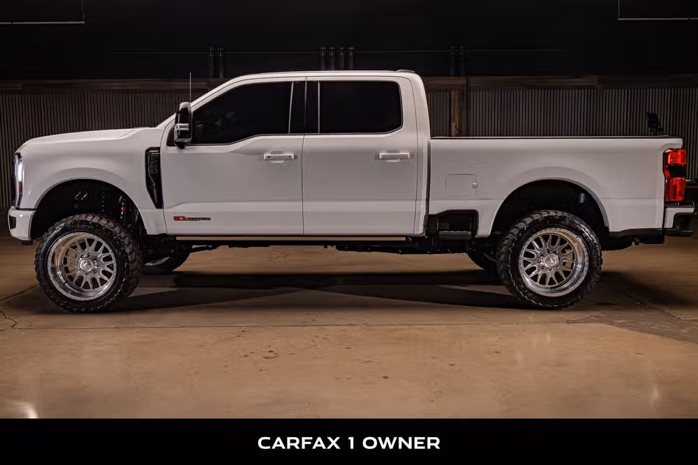 2025 Ford F-250 Super Duty Lariat Crew Cab Image 5