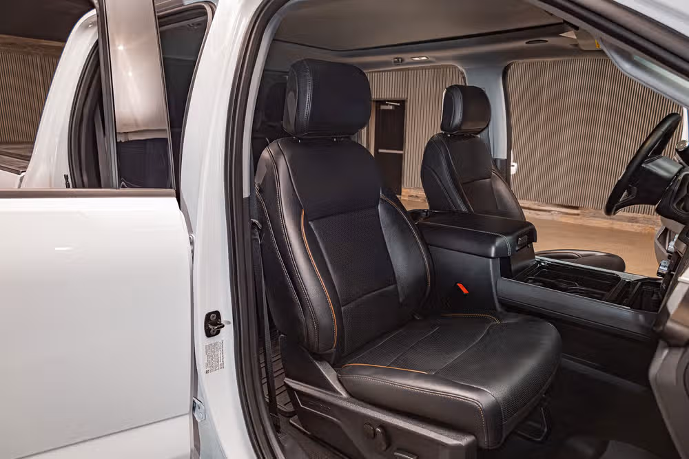 2025 Ford F-250 Super Duty Lariat Crew Cab Image 30
