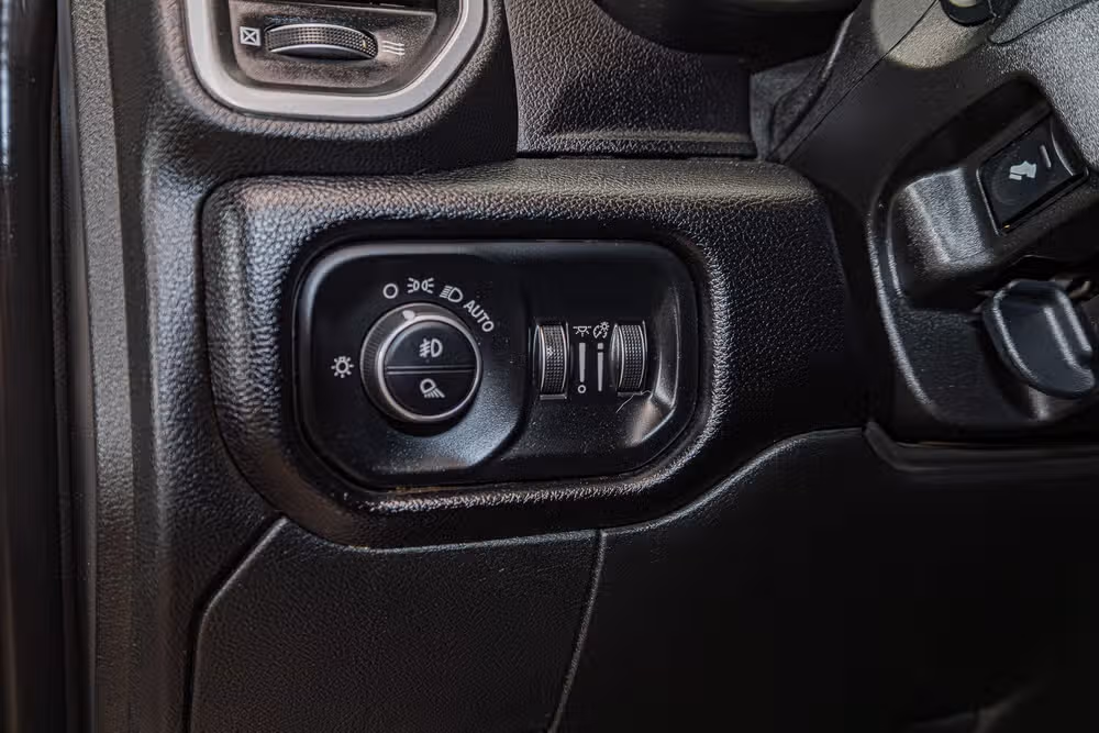 2020 Ram 3500 Laramie Crew Cab Image 21
