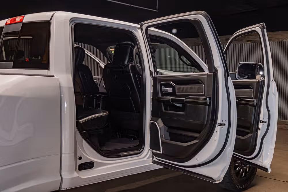 2020 Ram 3500 Laramie Crew Cab Image 34