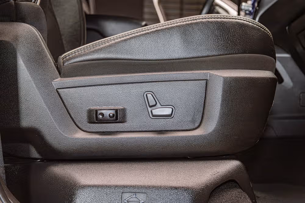 2020 Ram 3500 Laramie Crew Cab Image 30