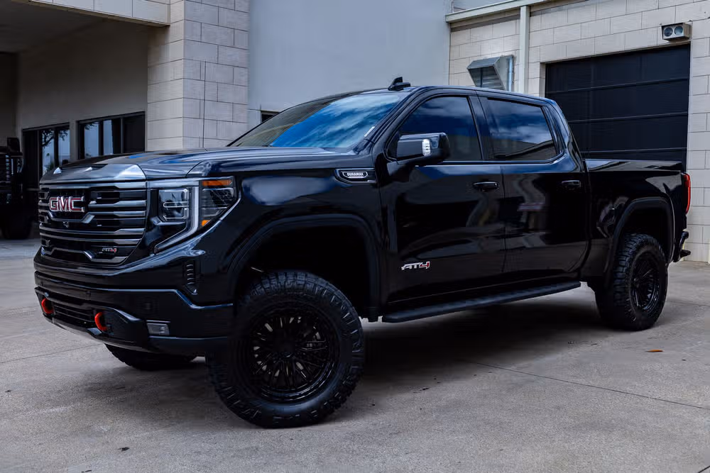 2023 GMC Sierra 1500 AT4 Crew Cab Image 5