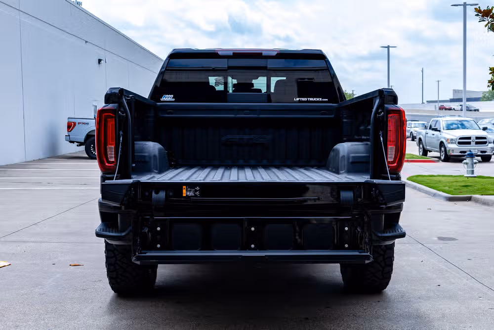 2023 GMC Sierra 1500 AT4 Crew Cab Image 9