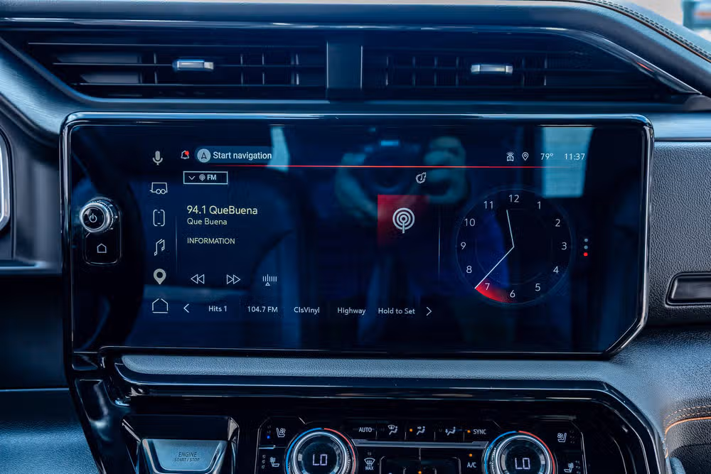 2023 GMC Sierra 1500 AT4 Crew Cab Image 25